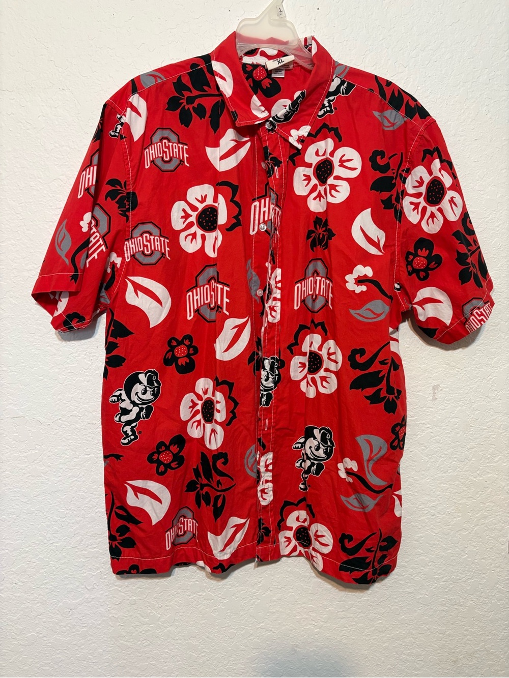 Wes and Willy Ohio State Red Floral Short-Sleeve Button-Down Shirt by Ohio State